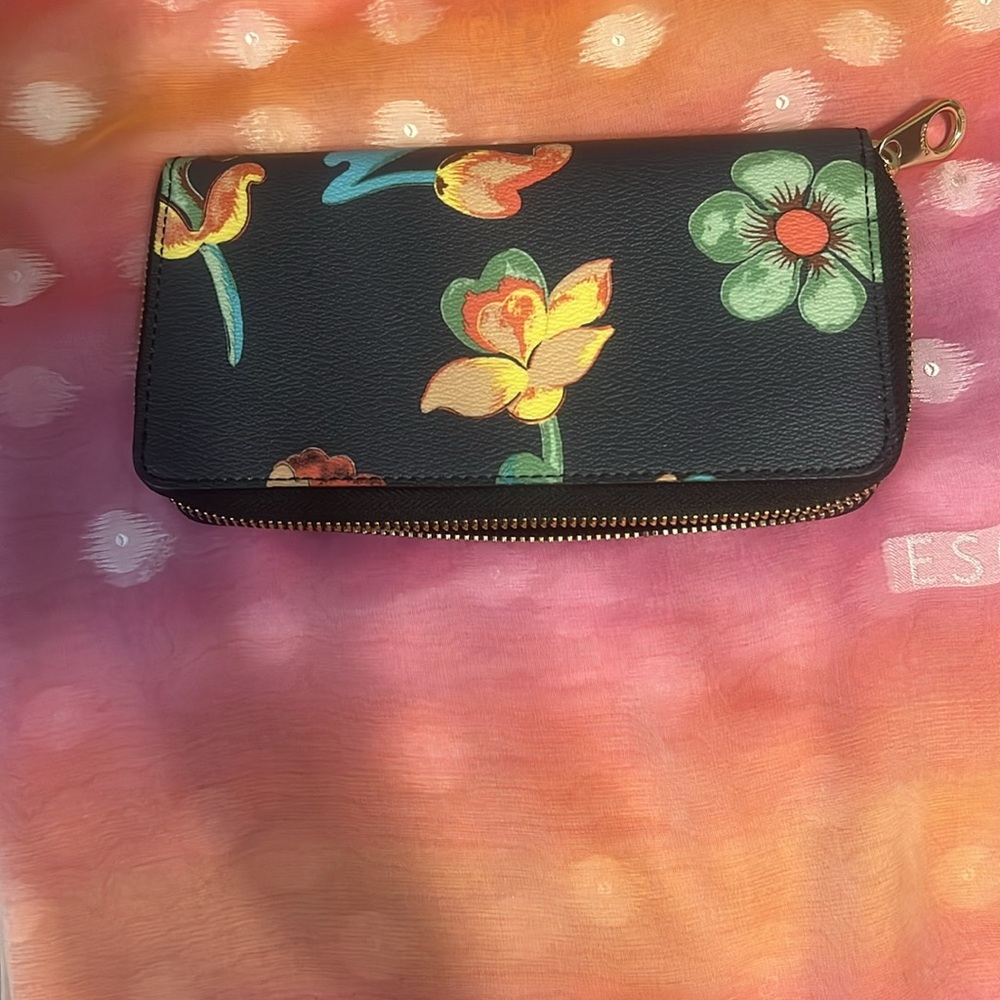 Final Price❌ Coach Black Wallet with Floral Print on Black - Picture 2 of 7